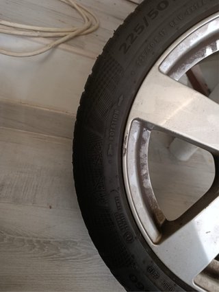 Llantas Dezent con neumáticos Continental 17