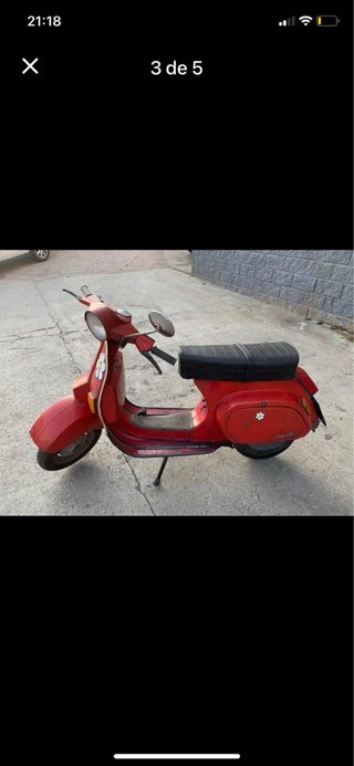 Vespa Antigua Roja Scooter