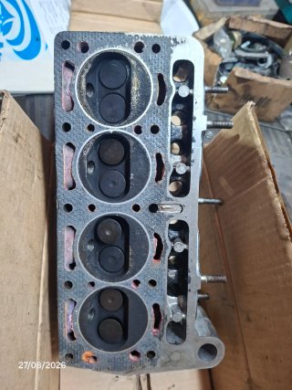 Culata Seat 600