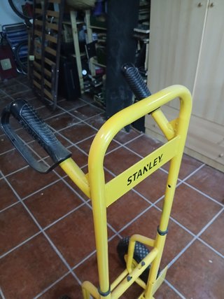 Carretilla Plegable Stanley Amarilla