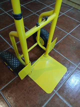 Carretilla Plegable Stanley Amarilla