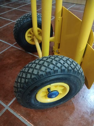 Carretilla Plegable Stanley Amarilla