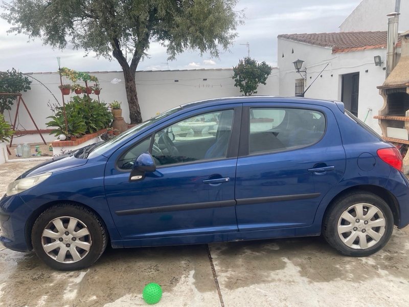 Peugeot 207 2006 - foto 1