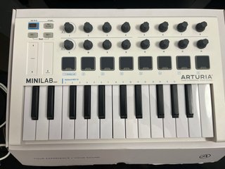 Teclado MIDI Arturia Minilab mkII