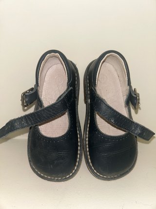 Sapatos Chico Pretos Tamanho 22