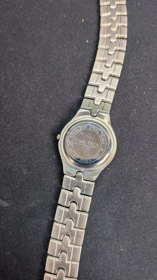 Reloj Time Tech Clásico Plateado Esfera Blanca