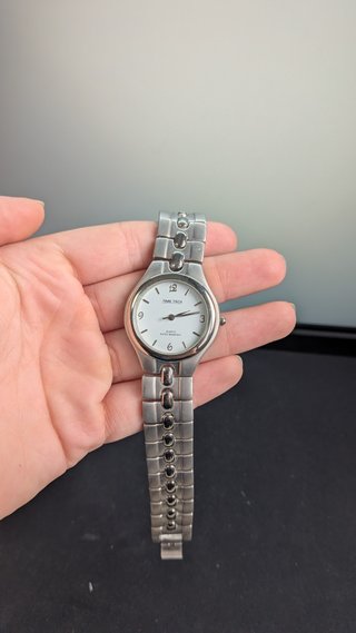 Reloj Time Tech Clásico Plateado Esfera Blanca