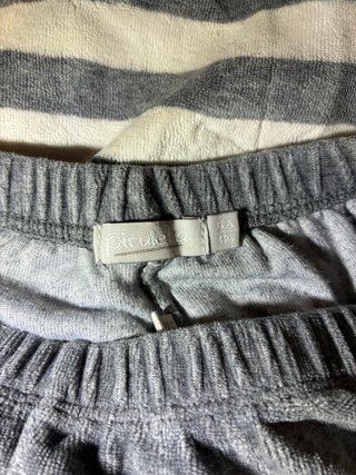 Pijama largo rayas y gris niño