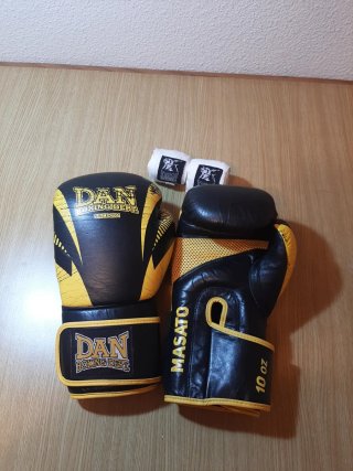 Guantes de Boxeo DAN Negro/Amarillo
