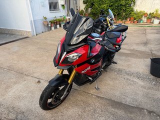 BMW S1000XR Roja y Negra