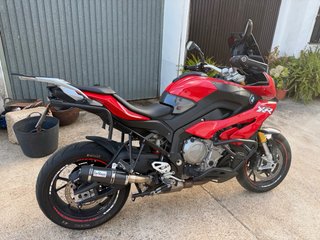 BMW S1000XR Roja y Negra