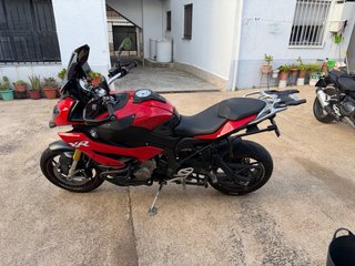 BMW S1000XR Roja y Negra