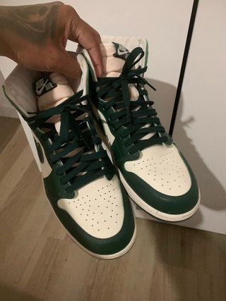 Nike Jordan Verde y Blanco Talla 43