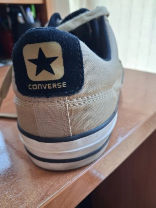 Zapatillas Converse. Color marrón - caqui.