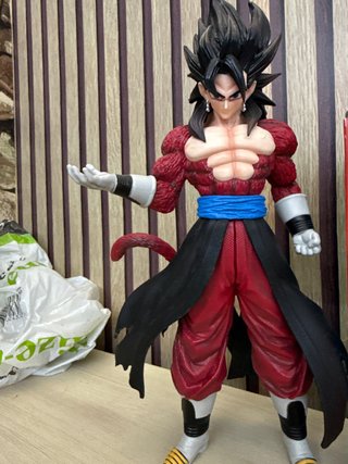 Figura Vegitto SSJ4