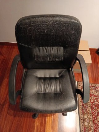Silla de oficina negra