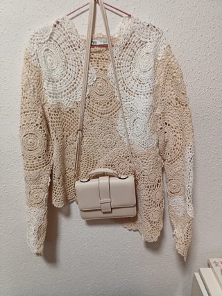 Jersey Zara Crochet Beige y Blanco Talla Única