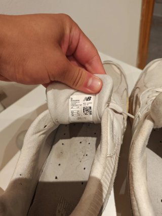 Zapatillas New Balance 2002R Beige/Blanco