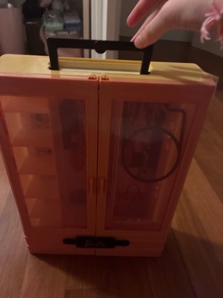 Guardaroba Barbie con Abbigliamento e Accessori