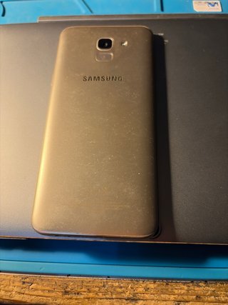 Samsung Galaxy J6 Dorado android 10