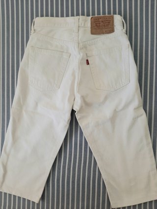Bermuda Levi's Mujer Talla 24-25 Blanca.