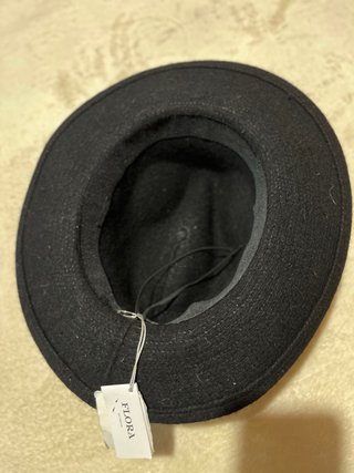 Sombrero Negro con Banda Trenzada