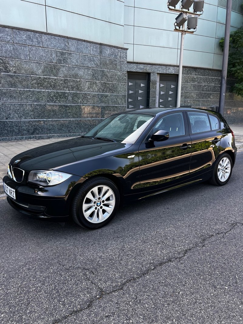 BMW Serie 1 118 i Aut. 5p 2011
