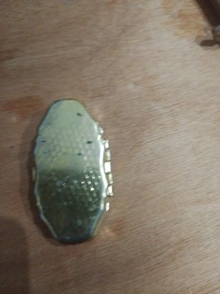 Mechero con diseño de costura