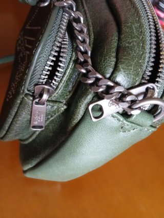 Bolso Pepe Jeans verde con tachuelas
