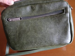 Bolso Pepe Jeans verde con tachuelas