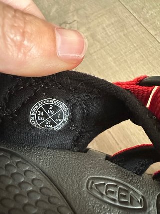Sandalias Keen Niño Rojas talla 34
