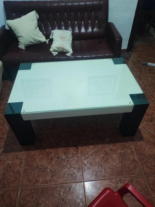 Mesa de centro cristal y patas negras