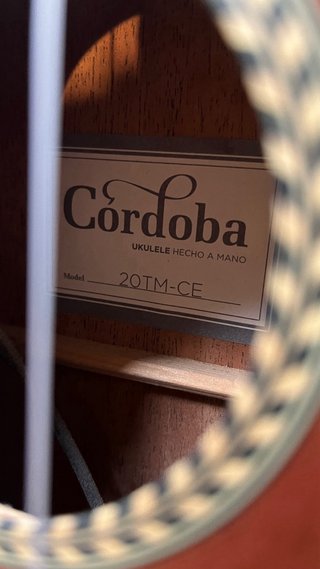 Ukulele Córdoba 20TM-CE