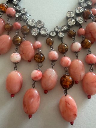 Collar cascada con piedras
