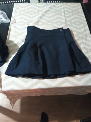 Falda escolar azul oscuro talla 17
