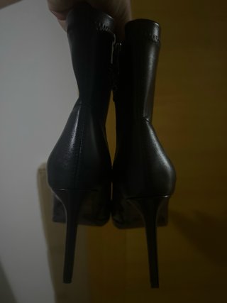 Botines de tacón negros