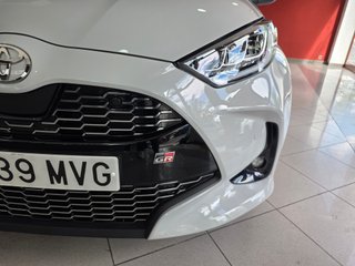 Toyota Yaris 1.5 130H GR Sport