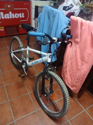 Bicicleta Infantil B'TWIN Blanca