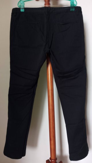Pantalón chino negro