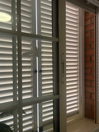 Contraventana aluminio blanca