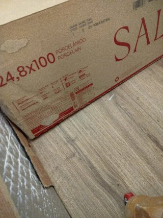 Pavimento efecto madera Saloni