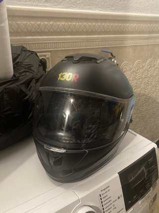 Casco de moto negro 130R