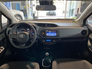 Toyota Yaris 5p 110 Active .-" POCOS KILÓMETROS ".-" BAJO CONSUMO ".-" IMPECABLE ".-" GARANTÍA TOYOTA RELAX 15 AÑOS O 250.000KM ".-" ETIQUETA VERDE C ".-