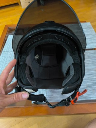 Casco Moto Urbano Negro con Visera