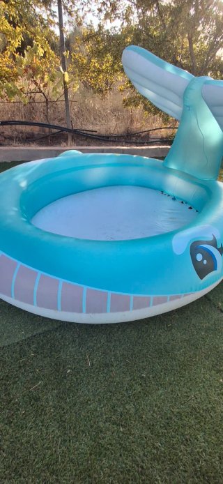 Piscina hinchable infantil ballena