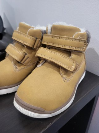 Botas menino forradas tamanho 22