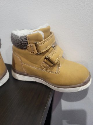 Botas menino forradas tamanho 22