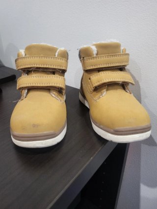 Botas menino forradas tamanho 22