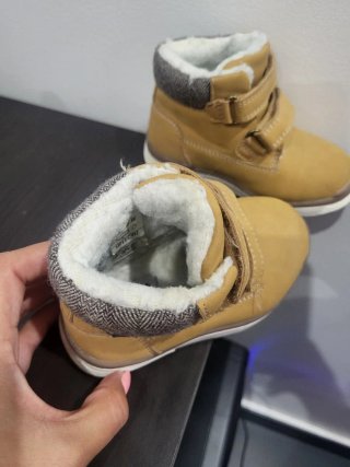 Botas menino forradas tamanho 22