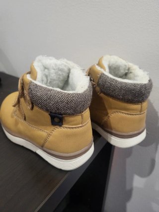 Botas menino forradas tamanho 22
